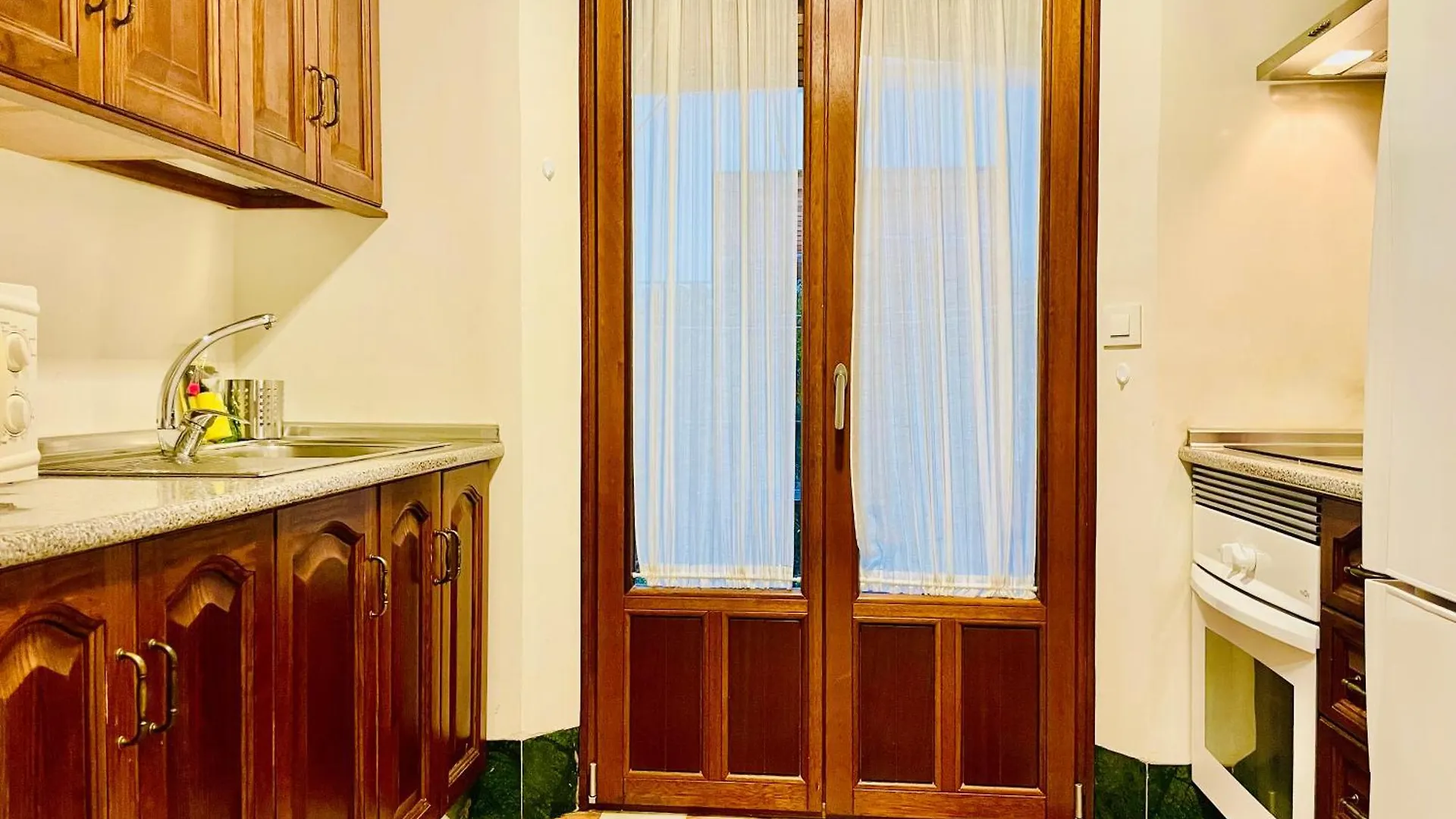 Entrecatedrales Suite Sevilha 0*,